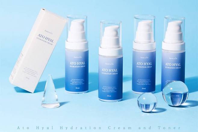동물실험 없는 비건 화장품과 친환경 패키징을 접목한 아토 히아 수분토너, 크림. 출처=환상마켓