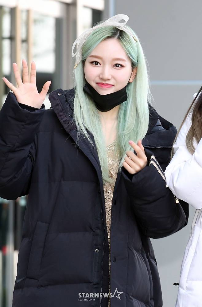 이달소 고원 '초록색머리가 예뻐~' [★포토]