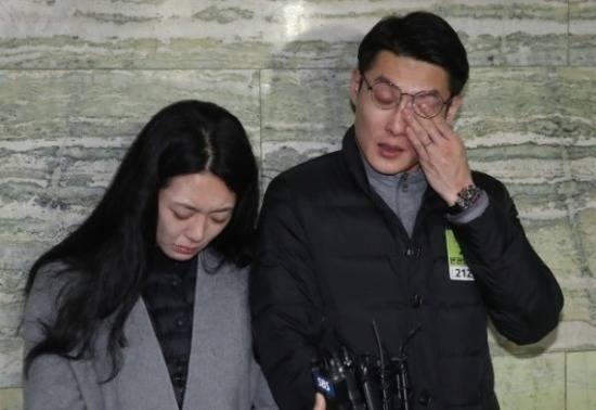 민식이법 통과에 대한 입장 밝히는 민식이 부모. 사진=연합뉴스