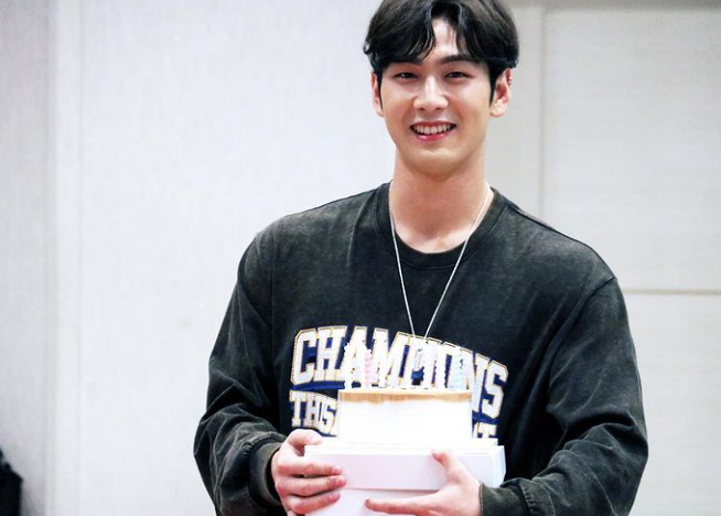 그룹 뉴이스트 멤버 강동호가 엠넷 오디션 프로그램 '프로듀스' 투표 조작 피해자로 알려진 가운데 입장을 전했다. /사진=뉴이스트 인스타그램