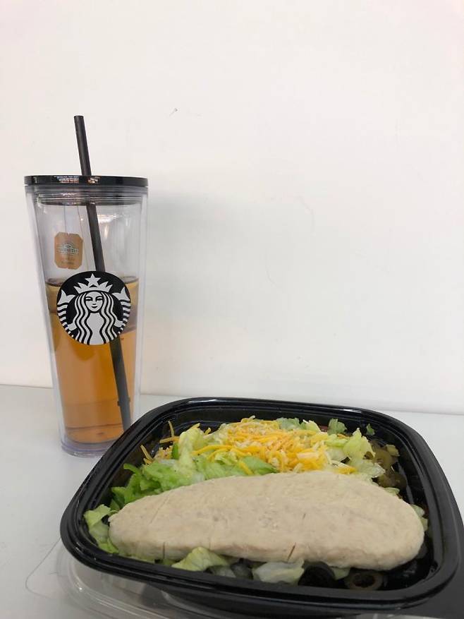 유지 1일차 서브웨이 '로스트치킨 샐러드'