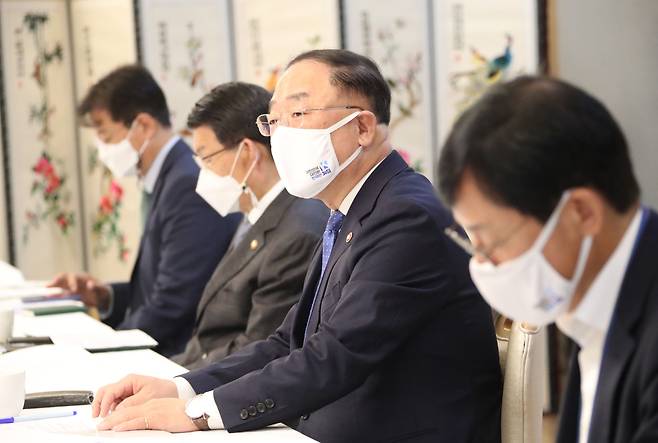 Deputy Prime Minister and Finance Minister Hong Nam-ki. (Yonhap)