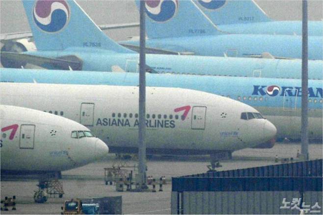 15일 인천공항 전망대에서 바라본 대한항공, 아시아나 항공 여객기 모습. (사진=이한형 기자/자료사진)