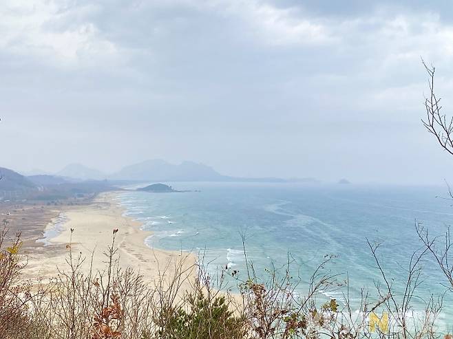 [강원 고성=쿠키뉴스] 강은혜 기자 =통일전망대에서 바라본 풍경. 해금강이 보인다.