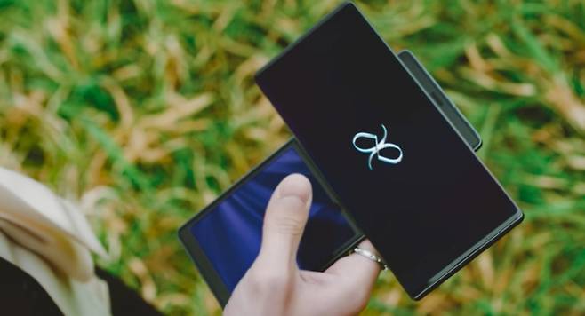 ▲ 슈퍼엠 '원' 뮤직비디오에 등장한 에스파 로고. 출처| '원' 뮤직비디오 캡처