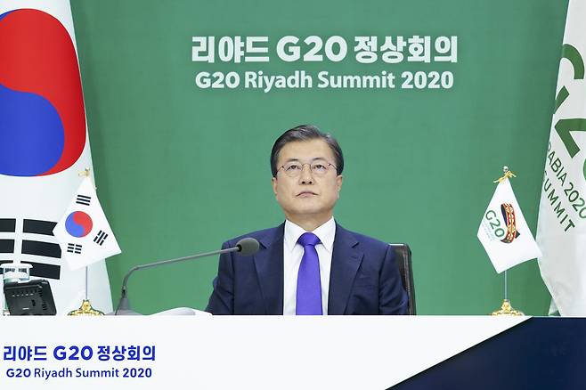 President Moon Jae-in attends the G-20 Summit on Sunday. (Yonhap)
