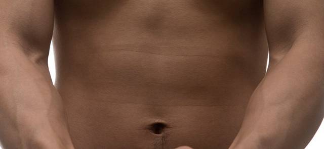 배꼽 주변 부위는 다른 곳에 비해 피부가 얇아 작은 자극에도 통증을 느끼기 쉽다./사진=클립아트코리아