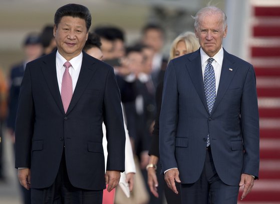 바이든 당선인이 부통령이던 2015년 시진핑 중국 국가주석과 만난 모습. [AP=연합뉴스]