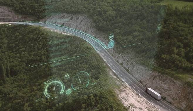 뉴 악트로스 지형 예측형 크루즈 컨트롤+(PPC+) [사진 제공=벤츠 트럭]