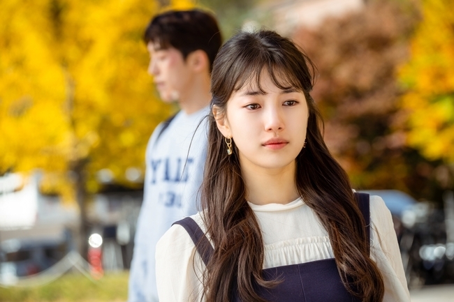 The voices cheering StartUp Bae Suzy and Nam Joo-hyuk are getting bigger and bigger.The story of Seo Suzy and Nam Joo-hyuk, who are trying to move forward even though they are bumped and broken in TVNs Drama StartUp (director Oh Chung-hwan/playplayplayplay by Park Hye-ryun), which is airing in popularity, is giving deep echoes to viewers hearts.First of all, Seo Dal-mi, who could not speak in front of unfair treatment as a contract worker at the beginning of the year, and Namdosan, who had not been able to make any visible achievements, were a drifting youth itself.But since the two met, it has been a good stimulus for each other.So, Seo Dal-mi started to run as best as she could to keep up with her sister Won In-jae (Gang Han-na) after declaring that she would catch up within three years, and Namdosan also broke the shell and went on a step to become a better person for Seo Dal-mi.Seo Dal-mi and Namdosan, who are not frustrated in front of failure but acknowledge and step up as a stepping stone, gave a lot of excitement.The two men who met again in Silicon Valley in Korea were saved to each other.Seo Dal-mi, who has no experience as a CEO, has been pushing his hands to meet his faith and his faith, and Seo Dal-mis efforts to lead Samsan Tech have added to his clutter.It is the first time that it is worse, but the synergy between Seo Dal-mi and Namdosan, which overcome each other with their hands every time the business is stranded, gave a thrilling pleasure.In this way, Seo Dal-mi and Namdosan have achieved bilateral growth that fills the shortcomings by looking at the other person like a mirror.Seo Dal-mi, the novice CEO who was struggling to distribute his stake in the early part of the business, grew up as a leader who could cover the whole, and Namdosan, who was concentrating on complex coding in the monitor, was able to look into peoples minds through her.In addition, Seo Dalmi decided to send Namdo Mountain when Samsan Tech was in a situation where it would be decomposed due to the contract with Tusto.Here, Namdosan left for Tusto in San Francisco, but did not upgrade the eye service that Seo Dalmi said.The consideration of thinking about others also made the two youths feel more and more deepened.the news is a bit of a glare