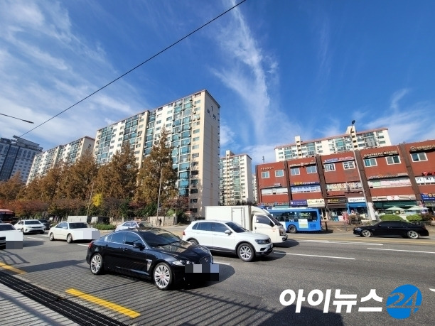 서울 서초구 일원에 위치한 '진흥아파트' 전경. [사진=김서온 기자]