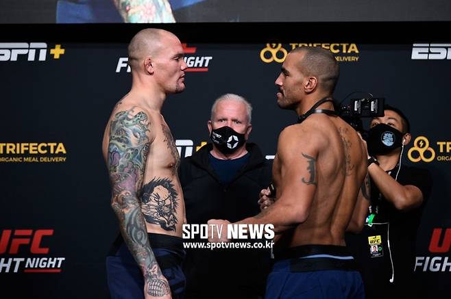 ▲ 앤서니 스미스(왼쪽)와 데빈 클락이 UFC 파이트 나이트 184 메인이벤터로 나선다.