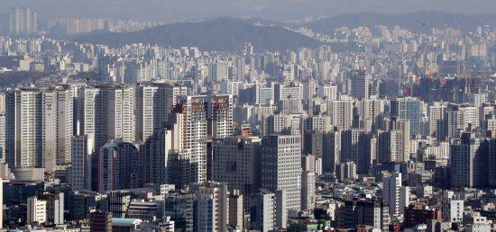 남산에서 바라본 서울 강북권 아파트 전경 [이미지출처=연합뉴스]