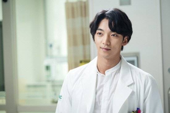 드라마 ‘의사요한’에서 이유준 역을 맡았을 당시 모습. [사진 SBS]
