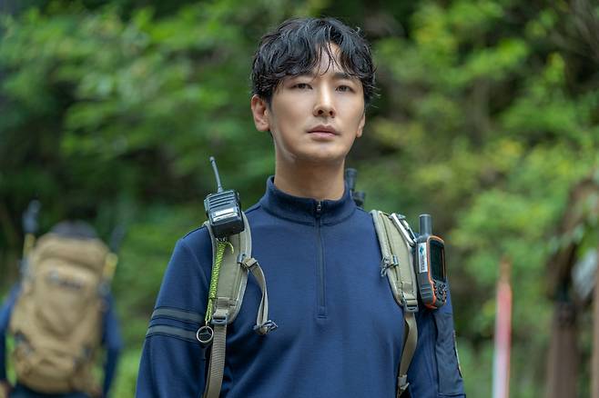 Jirisan Jun Ji-hyun X Ju Ji-hoon, KDrama main character met ..In the best anticipated Jirisan that makes 2021 wait, it first released two shots of Jun Ji-hyun and Ju Ji-hoon.TVNs new drama Jirisan is a mystery that tells the story of people climbing the mountain in the background of the vast Jirisan.Following the meeting of Kim Eun-hee, who wrote the Kingdom series, and director Lee Eung-bok, who directed Mr. Sunshine, the combination of Jun Ji-hyun (Seoigang Station), who is the main character of K-Drama, and Ju Ji-hoon (gang hyun Station), which is beyond the imagination of former World Drama fans. The work youre making.In particular, Jun Ji-hyun and Ju Ji-hoon, who are breathing together through the photos released this time, are caught and the expectation index is higher.Two people who have even digested their climbing clothes are staring at the camera while posing cutely as if they are taking a break from the shooting.But in another photo, I see a perfect immersion in the Ranger Seoi River (Jun Ji-hyun), and the gang hyun (Ju Ji-hoon), which are walking in the mountains to save people in the play, and the atmosphere surrounding me as well as the eyes changes to hold my breath for a moment.Especially, those who have a radio, GPS tracker on their backpacks and various equipment such as lanterns and sticks are more nervous because they are nervous somewhere, unlike the quiet and mysterious scenery of the mountains.Indeed, there is already a hot question about what the Seoi River and gang hyun will face here in the mystery of Jirisan.Among them, Kim Eun-hee and Ju Ji-hoon appeared on TVNs You Quiz on the Block on the 9th, and revealed the behind-the-scenes Kahaani of Jirisan, sparking another expectation.Kim Eun-hee, author of the book, said, I wanted to try a genre that saves people, saying Jirisan. He predicted the birth of a new genre with a new texture.In addition, Jun Ji-hyun and Ju Ji-hoon said, They were good together.Ju Ji-hoon, who has been in the third breath with Kim Eun-hee following the Kingdom series, also boasted that he was going to play a lot in the artists workshop and expected another synergy of fantasy.Meanwhile, Jirisan will be broadcast on tvN in 2021, and will be broadcast simultaneously in World through global OTT platform IQIYI overseas.Photo = AKahaani