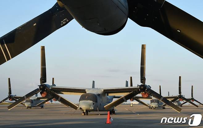 일본 오키나와현 소재 주일미군 해병대 후텐마 항공기지에 계류 중인 수직이착륙 수송기 V-22 '오스프리' <자료사진> © AFP=뉴스1