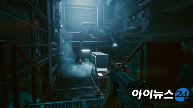 멀리 보이는 적을 정확하게 맞추기는 쉽지 않다. 다양한 전략을 강구해야 한다.