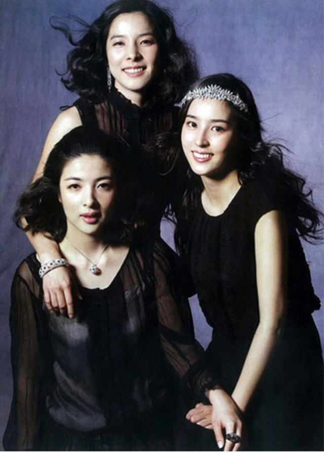 첬째 한무영, 둘째 한가영, 셋째 한혜진(왼쪽 아래부터 시계방향으로). 사진|tvN