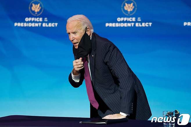조 바이든 미국 대통령 당선인이 15일 교통장관 인선을 발표하고 있다. © AFP=뉴스1