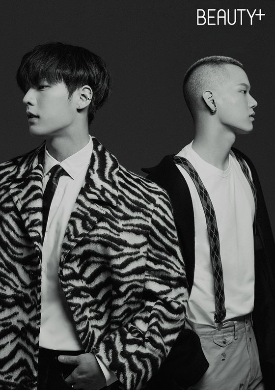 BtoB Lee Min-hyuk X Peniel Shin, black hole-like charmBeauty Magazine BeautyChuck released a sensual picture of BtoB Lee Min-hyuk and Peniel Shin, who successfully completed the mini 1st album INSIDE activity in about four years.In this pictorial, which was under the concept of BE WILD, Lee Min-hyuk and Peniel Shin showed off their charm with their eyes and sexy visuals, unlike their usual playful images.I did not forget to go back to the filming scene with a serious attitude and return to the lively appearance in the middle and make the filming scene warm.Especially, the staff who watched the professional passion by saying that they received nail art for this shooting had to raise their thumbs.On the other hand, Unit BtoB Mammal, formed by Seo Eunkwang, Lee Min-hyuk, Lee Chang-seop and Peniel Shin, showed the power of global musicians once again by recording the top spot on the iTunes album chart of 13 regions around the world with the mini 1st album INSIDE.On January 23, we will be closer to fans who have waited for a long time through the online concert INSIDE.