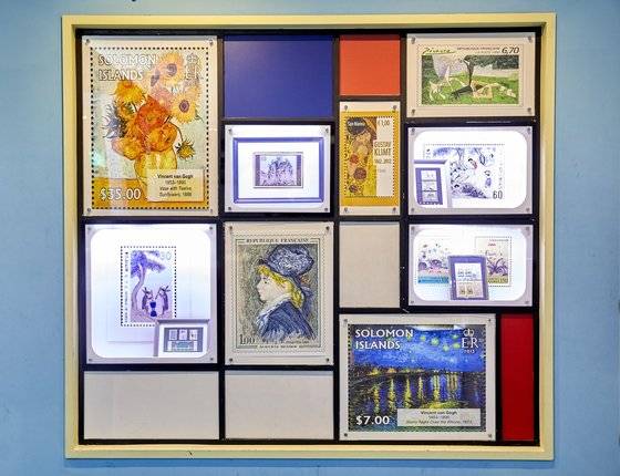 우표 박물관 내 ‘예술 우표’ 코너에선 우표로 태어난 전 세계 명화들을 만날 수 있다.