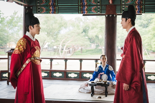 "Queen Cheorin" side "Shin Hye-sun - Kim Jung-hyun ...