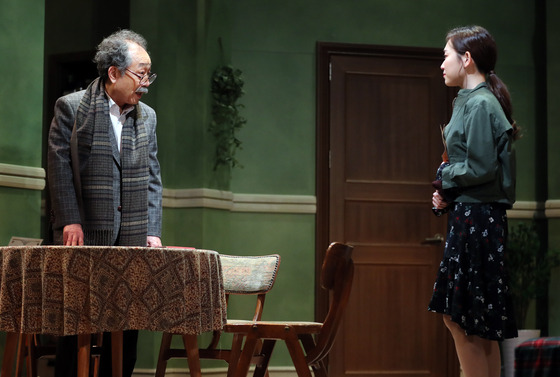 The Korean production of a popular long-running play is again being performed by two veteran actors Lee Sun-jae and Shin-goo. [PARK COMPANY]