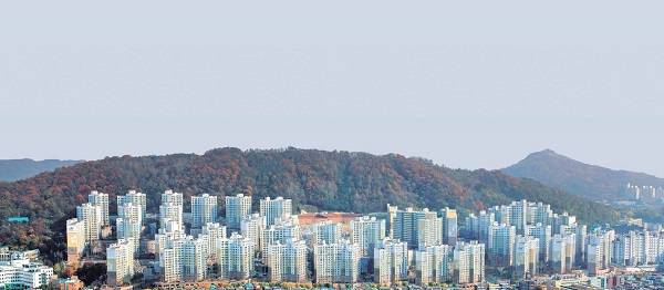 서울 은평구 응암동 백련산힐스테이트 아파트전경. 2017년 5월만 해도 4억원가량(59㎡기준)에 거래됐던 이 아파트의 최근 매매가는 8억원을 돌파했다. [사진 제공 = 현대건설]