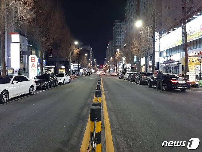 31일 밤 대전 유성 봉명동 로데오거리 주변 모습. © 뉴스1