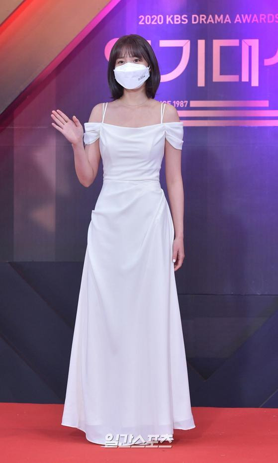 Actor Lee Cho-hee is attending the 2020 KBS Acting Grand Prize red carpet held at KBS in Yeouido, Seoul on the night of the 31st.Photo: KBS Provides 2020.12.31