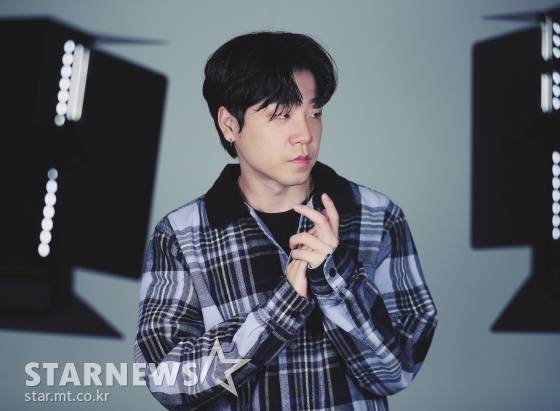 '쇼미더머니9' 우승자 래퍼 릴보이가 본지와 인터뷰에 앞서 포즈를 취하고 있다.릴보이는 최근 '쇼미더머니9' 파이널 무대에서 래원, 머쉬베놈, 스윙스를 제치고 최종 우승을 차지했다. / 사진=김창현 기자 chmt@