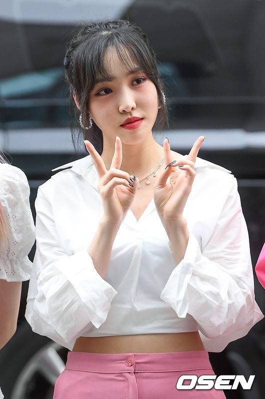 [OSEN=박준형 기자]이날 출연진 여자친구 유주가 포즈를 취하고 있다. / soul1014@osen.co.kr