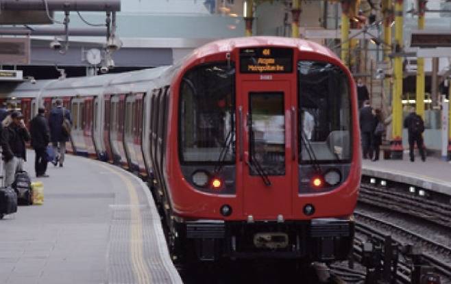 현재는 신형 지하철이 같은 노선을 달리고 있다. 위키피디아 제공