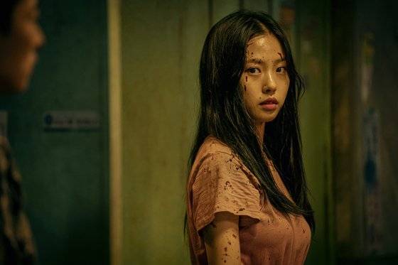 10부작 호러 드라마 '스위트홈'에서 고민시는 '그린홈' 아파트의 생존자 중 고등학생 은유를 연기했다. [사진 넷플릭스]