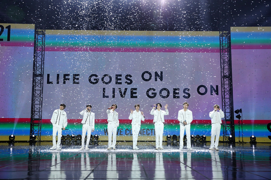 Boy band BTS performs during its agency's first all-label concert ″New Year's Eve Live″ on Dec. 31. [BIG HIT ENTERTAINMENT]