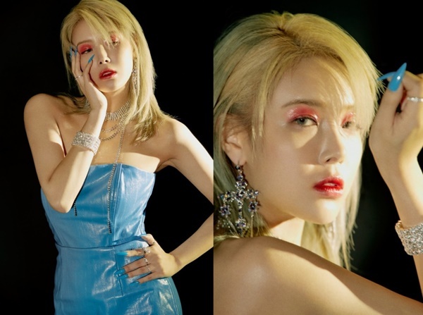Singer Yubin reveals Teaser Image of deadly charmLe Entertainment presented the fifth Teaser Image of Yubins new single Perfume on the official SNS channel at 0:00 on the 5th.In the open Teaser Image, Yubin has a red eye shadow makeup contrasted with a blue tank top dress, emitting a deadly eye and a sexy charisma that steals attention.Yubin is known to have created a new single, PERFUME, which can be played only by himself by collaborating with composer Dr.JO once again in about two years after his first solo debut song, The Lady ().The title song Perfume (PERFUME), which seems to have a flavour of red and red, is a song that shows a galloping arpeggio synthesizer, rhythms like heartbeats, and thrilling compositions that cross trendy and retro.Yubins new song Perfume will be released on various online music sites at 6 pm on the 13th.