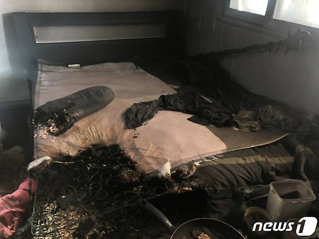 7일 오전 8시8분쯤 경북 안동시 일직면 원호리의 한 주택의 화재현장.(경북소방본부).© 뉴스1