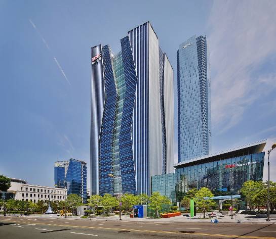 BNK부산은행 본점 전경.