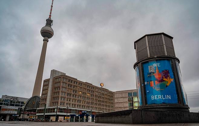 봉쇄령 내려진 독일 베를린 알렉산더광장의 쇼핑센터. AFP/연합뉴스