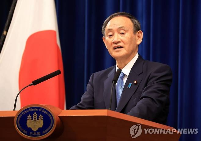 신년 회견하는 스가 일본 총리 [도쿄 AFP=연합뉴스 자료사진] 2021.01.04 leekm@yna.co.kr