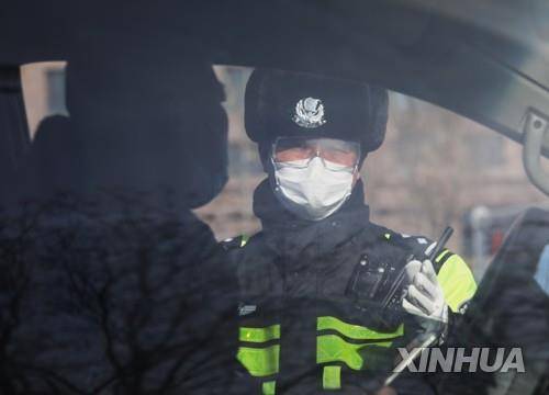 중국 허베이성 스자좡의 고속도로 통제 [신화=연합뉴스]