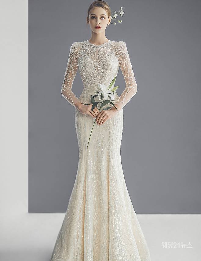 사진 : 웨딩드레스 벨에포크(대구지점(지니케이) ,&nbsp;수원지점(노블레스컨벤션),&nbsp;광주지점(시크릿웨딩),&nbsp;부산지점(그랜드블랑),&nbsp;전주지점(시집가는날)),&nbsp;포토그래퍼 유창환(앤유스튜디오),&nbsp;헤어 설영 메이크업 유진(로쉬),&nbsp;모델 아리나,&nbsp;액세서리 수야,&nbsp;플라워 블랑드로미오