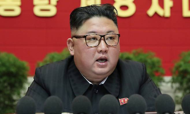 지난 8일 평양에서 열린 노동당 제8차 대회 4일차 회의에서 김정은 노동당 위원장이 발언하고 있다. 조선중앙통신·연합뉴스