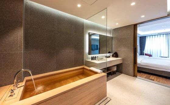 충남 예산 덕산면에 자리한 스팔라스 리솜. 지난해 모든 객실의 재단장을 마쳤다. [사진 호반호텔앤리조트]