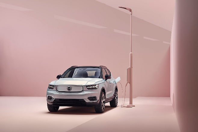 올해 출시 예정인 볼보의 첫 순수 전기차 XC40 리차지. 볼보코리아 제공