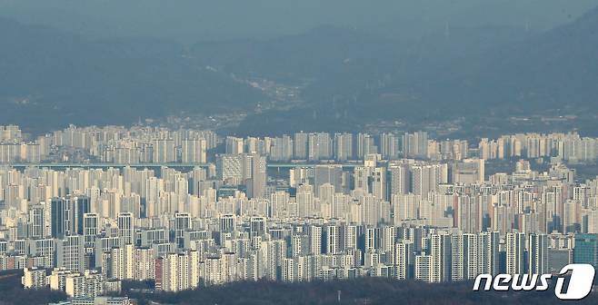 서울 송파구 롯데월드타워 서울스카이에서 보이는 서울의 아파트 단지. © News1 이성철 기자