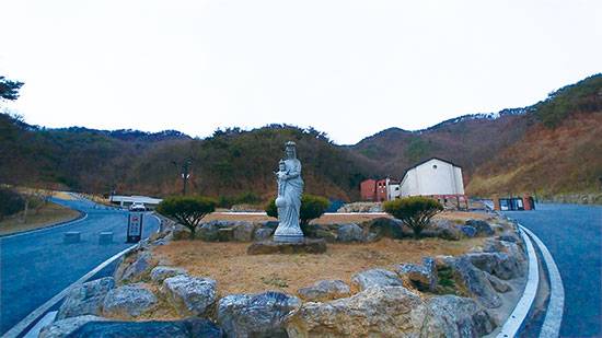 정부가 재건축 규제를 강화하면서 리모델링이 인기를 끌고 있다. 사진은 리모델링 단지가 몰려 있는 서울 용산구 이촌동 일대 아파트 단지.