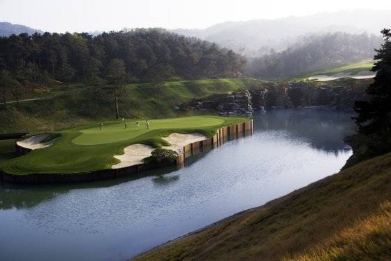 지난해 홀당 95억원에 팔려 주인이 바뀐 사우스 스프링스 골프장. [사진 사우스 스프링스]