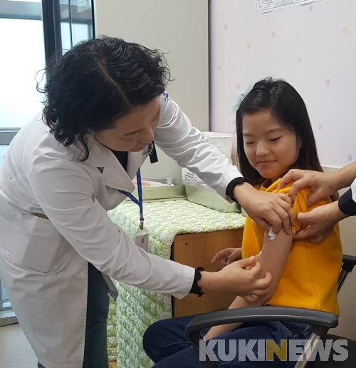 예방접종 모습.