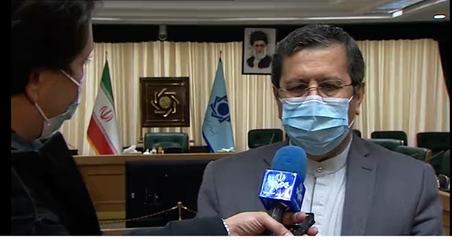 [서울=뉴시스]압돌나세르 헴마티 이란 중앙은행 총재가 11일(현지시간) 테헤란에서 최종건 외교부 1차관과 회동한 직후 국영 IRIB방송과 단독 인터뷰를 하고 있다. 그는 IRIB에 한국 대표단에 한국 시중은행에 동결된 이란산 석유수출대금 70억달러와 동결 기간 이자를 즉시 지급할 것을 요구했다고 설명했다. (사진=IRIB 홈페이지 갈무리)2021.01.12